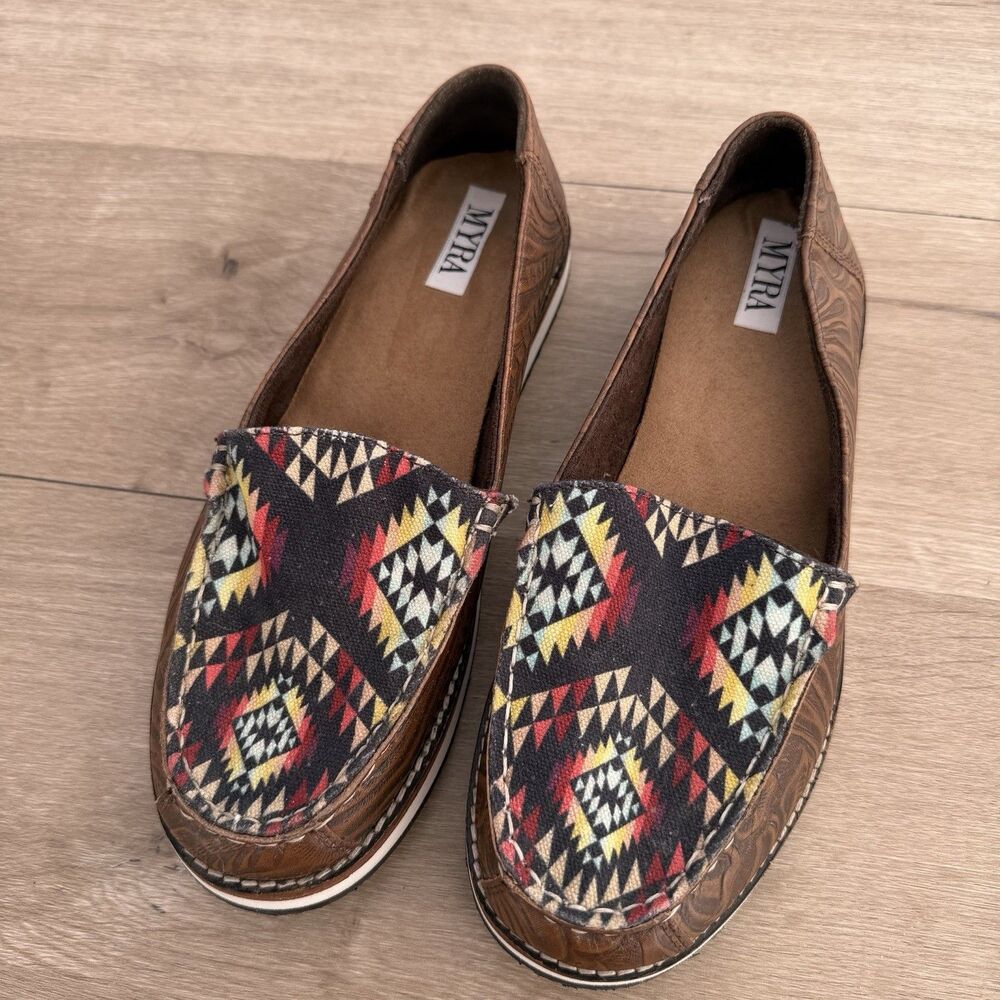 Myra Brown Tooled Leather Southwestern Print Loafers Slip On Shoes Women’s Sz 8